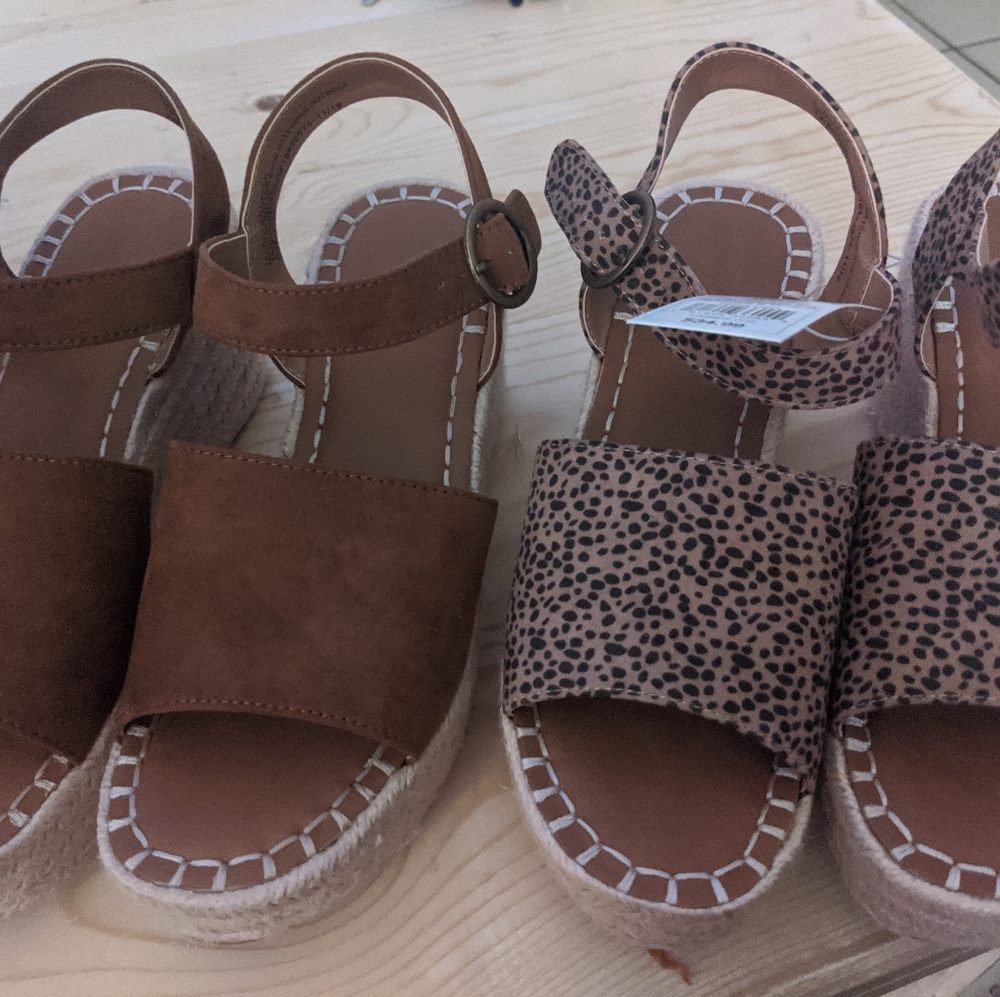 2 pairs of wedges